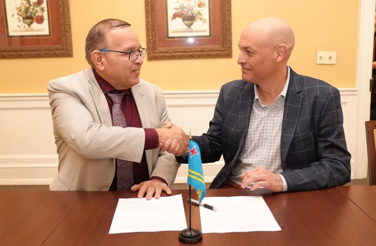 Minister Endy Croes: A FIRMA UN MOU BENEFICIOSO PA E STUDIANTENAN DI ARUBA CU TA DESEA DI CONTINUA NAN MASTERS’S DEGREE NA UNIVERSITY OF SOUTH CAROLINA TA RICIBI “IN-STATE TUITION” 